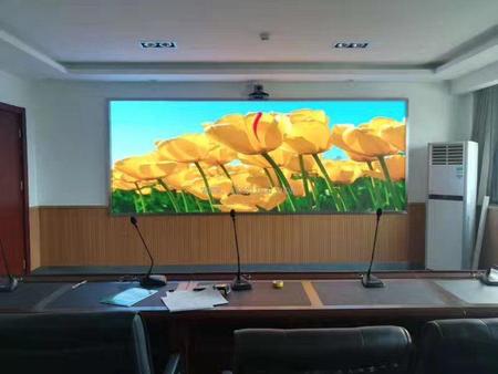新疆喀什公安局会议室P1.667室内全彩显示屏18平米