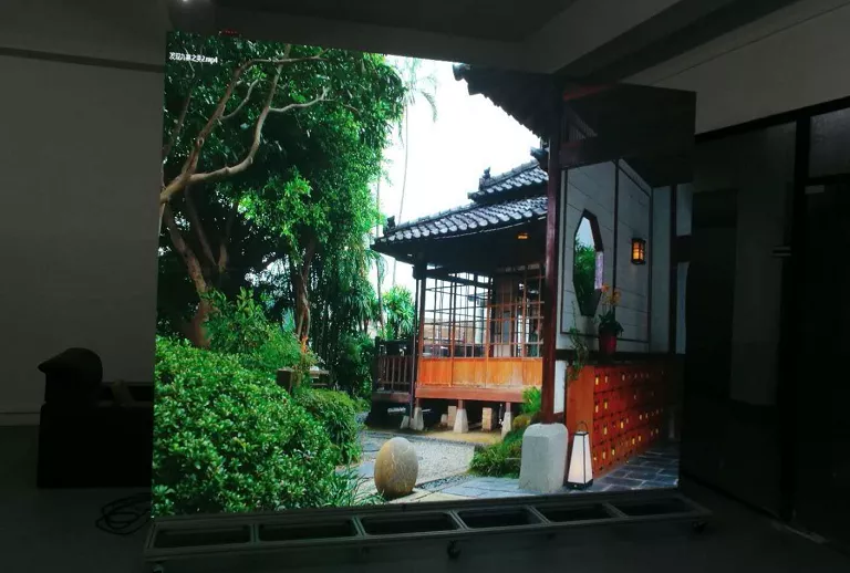 广东佛山某公司展厅室内P2.5全彩屏8.9平米